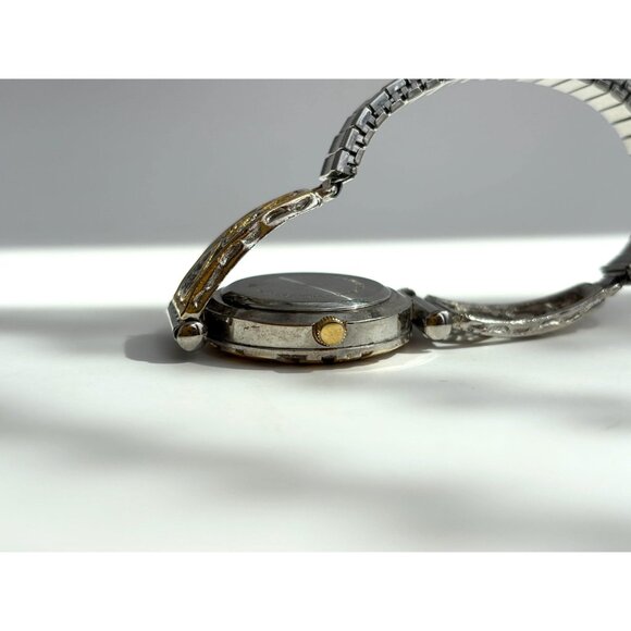 Jaclyn Smith Dual Toned Stretch Ladies Vintage Wristwatch - 28mm - WORKS! - Picture 7 of 8